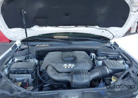 2014 Jeep Grand Cherokee Laredo z USA, uszkodzony, nr VIN 1C4RJFAG0EC132054